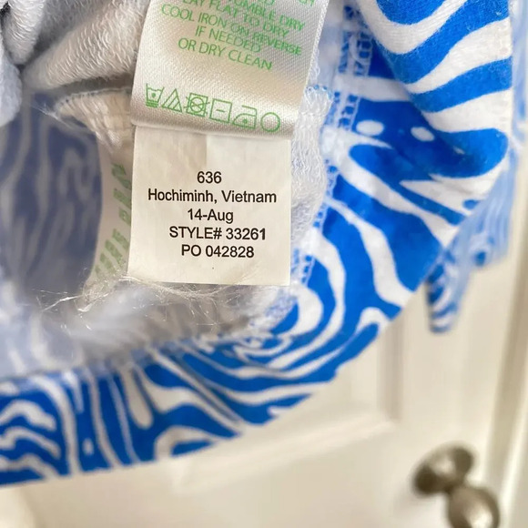 LILLY PULITZER Skipper Popover Night Swimming Blue Jacket UPF 50 Size XS - Picture 7 of 7